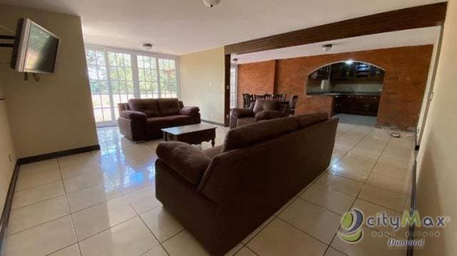 Renta Amplio Apartamento con amplia terraza en Zona 15 - 1