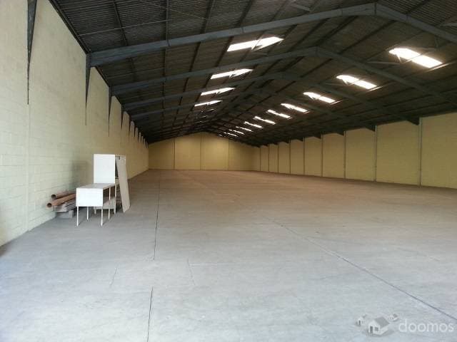 Alquilo Bodega en Villa Nueva - 1