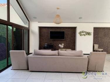 Venta Preciosa casa en Condado El Naranjo - 1