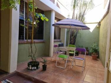 CASA EN VENTA DE 2 NIVELES EN ZONA 6 EN COLONIA CON GARITA DE SEGURIDAD - 1