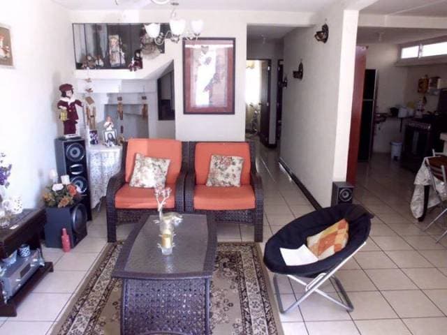Casa de dos niveles en venta y en renta en Villa Nueva - 1