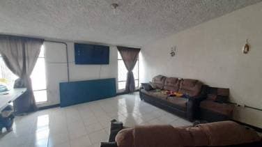 HERMOSA CASA EN VENTA EN CIUDAD DE PLATA ZONA 7 - 1