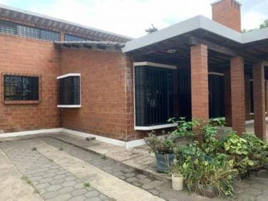 VENDO CASA QUE SE UBICA SOBRE 3 TERRENOS, RESIDENCIAL EN CIUDAD VIEJA, SACATEPEQUEZ - 1