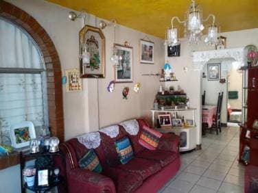 Casa en venta de 3 niveles Zona 12 Ciudad Guatemala - 1