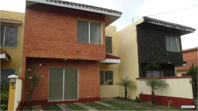Vendo Linda y Amplia Casa en Condominio en Coatepeque - 1