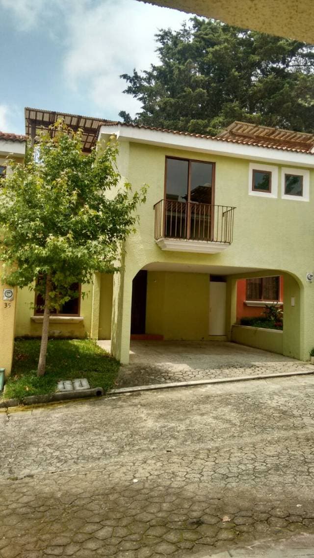 PRECIOSA CASA EN VENTA A POCOS MINUTOS DE LA ANTIGUA G. - 1