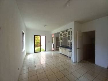 REMATO CASA GRANDE EN CIUDAD SAN CRISTOBAL CON JARDIN INF. LUCY BARRAZA 55359756 - 1