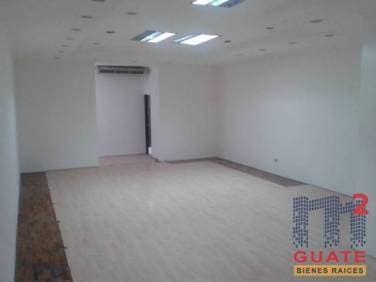 Local de 92 m2 de construcción, en Venta, Zona 10 - 1