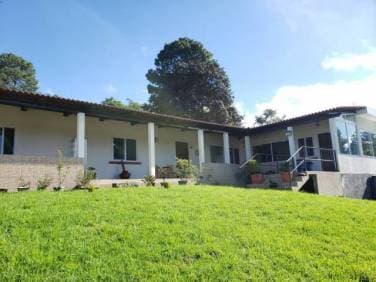 Casa en Venta en las afueras de Santiago Sacatepéquez ! - 1