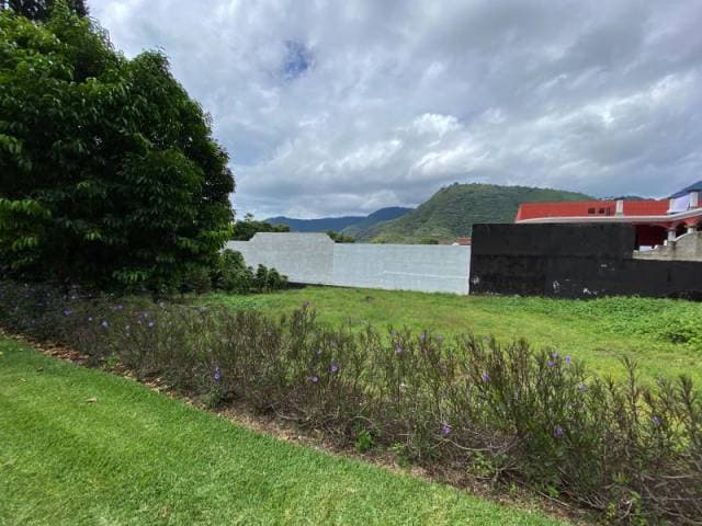 TERRENO RESIDENCIAL PLANO EN VENTA EN BELLA VISTA JOCOTENANGO - 1