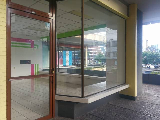 Local comercial en renta Gran Centro Comercial Zona 4 - 1