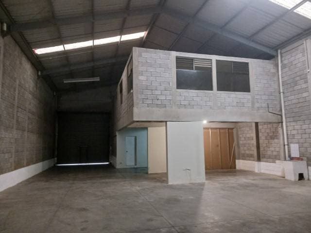 Ofibodega en Renta San Sebastian Zona 4 de Mixco - 1