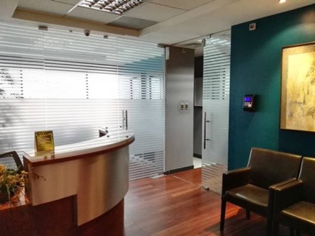 Oficina en alquiler en zona 10 - 1