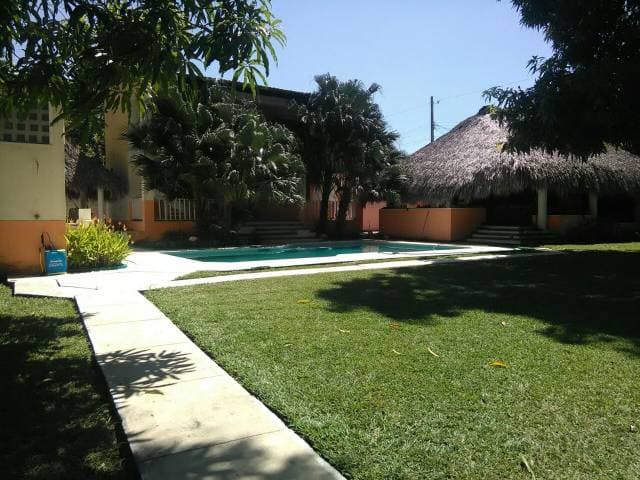 GANGA - VENTA DE CASA EN PUERTO DE IZTAPA - - 1