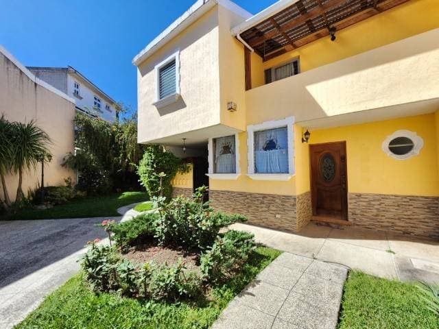 Casa en Renta Villa Nueva Colonia en Bulevar Catalina - 1