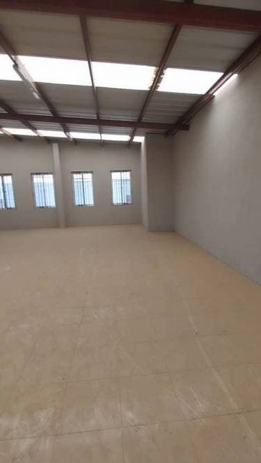 linda bodega nueva en san Miguel Petapa, sector de granjas - 1