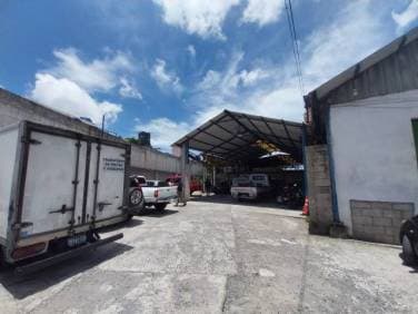 TERRENO EN VENTAS CON LOCALES Y PARQUEOS EN ZONBA 11 - 1