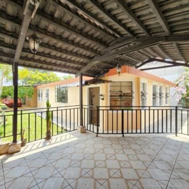 Casa en Renta Balcones de San Cristobal Zona 8 de Mixco - 1