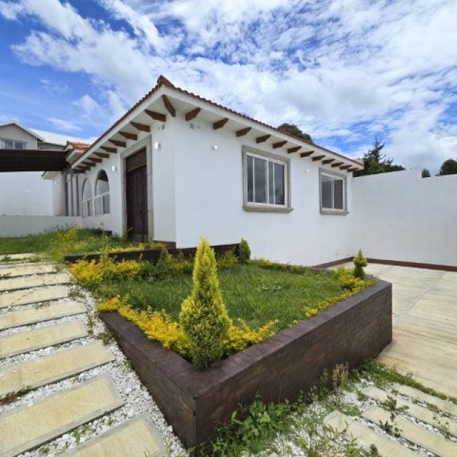 Casa de un Nivel en Renta Milpas Altas, Sacatepéquez - 1