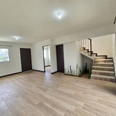Casa en Renta Condado Florenza San José Pinula, CES - 1