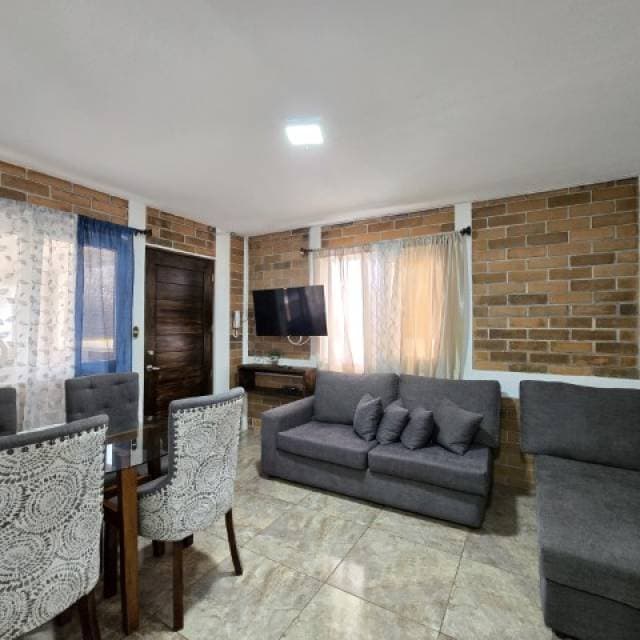 Apartamentos Amueblados en Renta Zona 10 Ciudad Vieja - 1