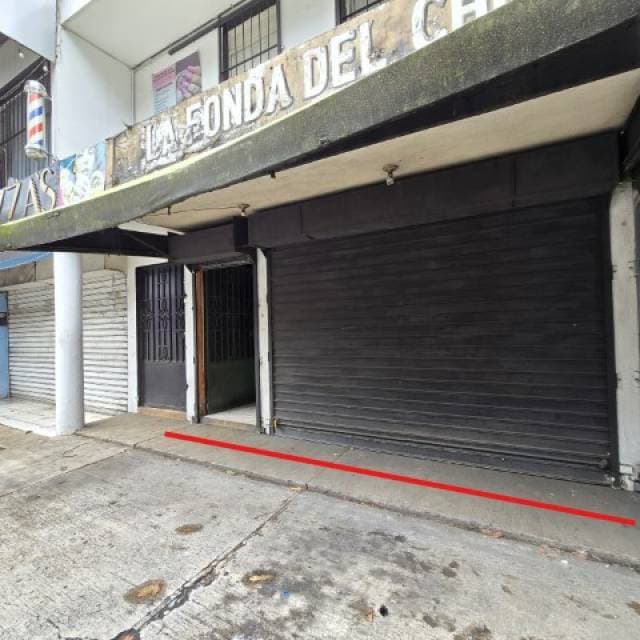 Local en Renta sobre Bulevar San Cristóbal Zona 8 Mixco - 1