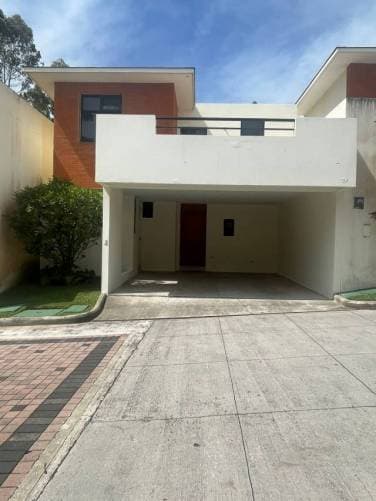 RENTO CASA EN CONDOMINIO BOSQUE ESCONDIDO KM 23 CAES - 1