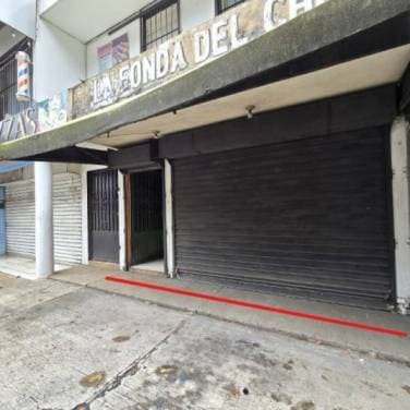 Local en Renta sobre Bulevar San Cristóbal Zona 8 Mixco - 1