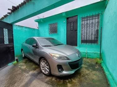 Casa en Venta Zona 18 en Pinares del Norte con Garita - 1