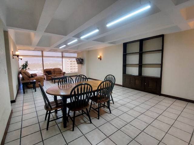 Apartamento Amplio en Renta Reforma Obelisco Zona 9 - 1