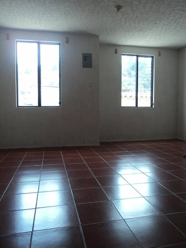 Se renta bonita casa a pocos pasos de Parque Central de la ciudad de Quetzaltenango - 1