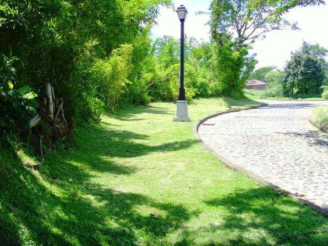 CityMax Antigua promueve venta de terreno en La Reunión Country Club Alotenango - 1