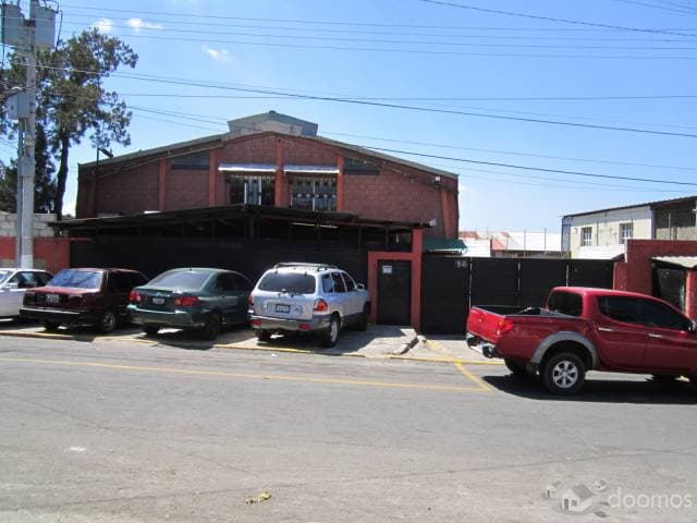 Rento bodega en excelente punto de la zona 12 - 1