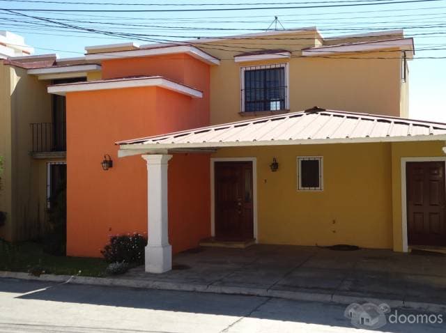 ALQUILO CASA  EN CONDOMINIO SANTA ANA - 1