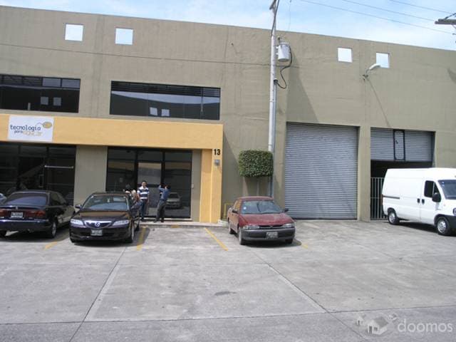 ALQUILO OFI-BODEGA FRENTE A TACASA - 1