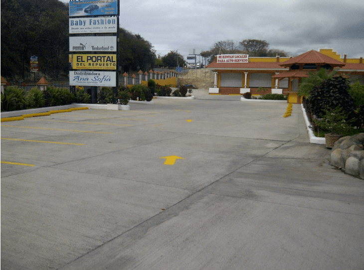 En renta local comercial en Rio Hondo Zacapa - 1