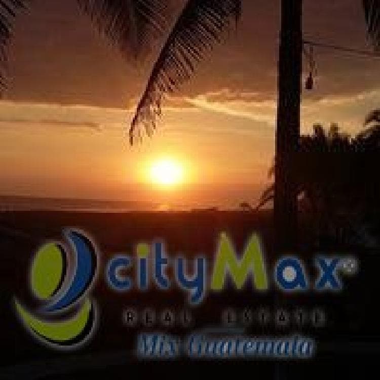 Hotel en Venta en la Playa de Monterrico, Santa Rosa - 1