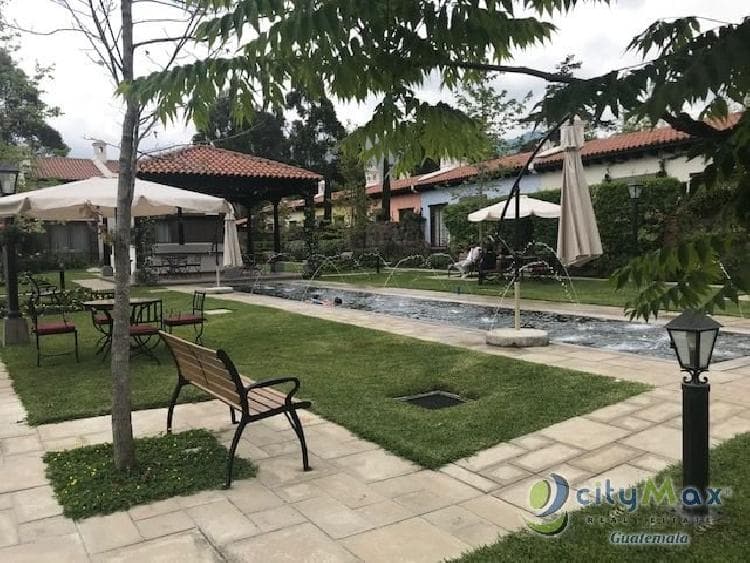 Casa en venta en Condominio de Antigua Guatemala - 1