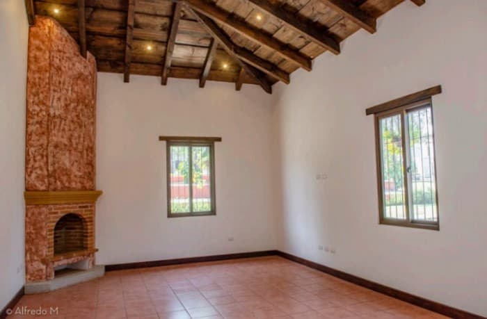 Linda casa en Condominio La Antigua Guatemala - 1