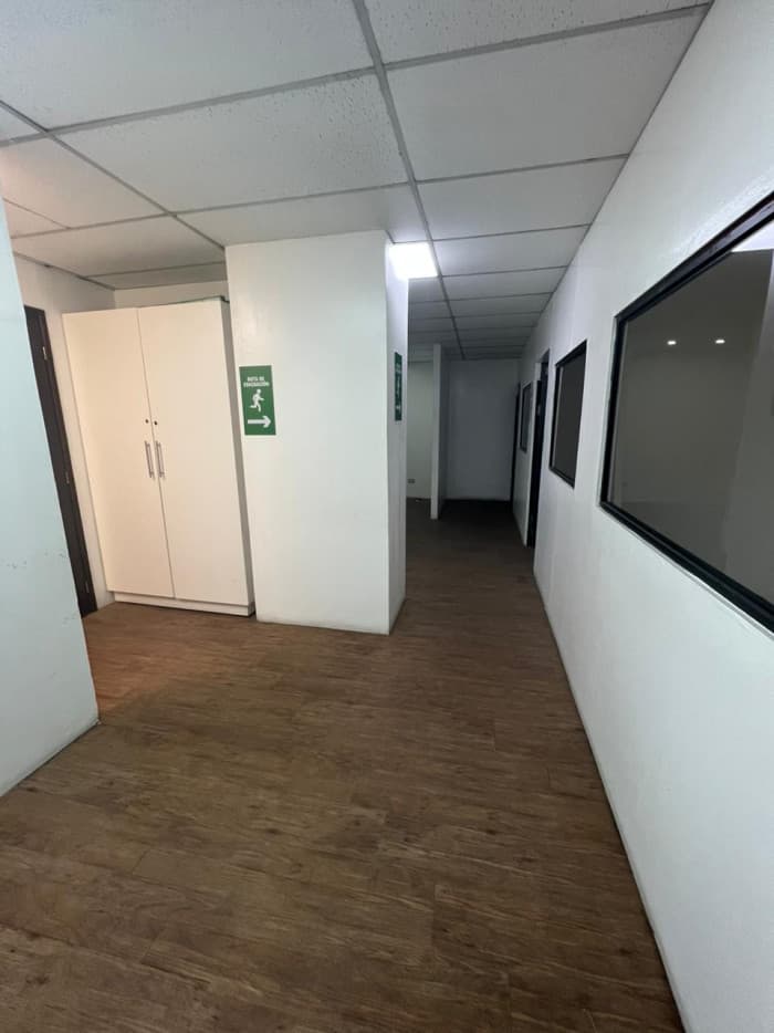 OFICINA EN #RENTA EN ZONA 9 - 1
