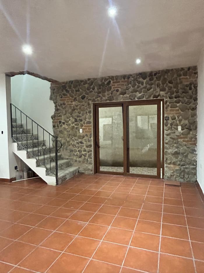 Se vende casa de 2 habs. en Hacienda Malaga - 1
