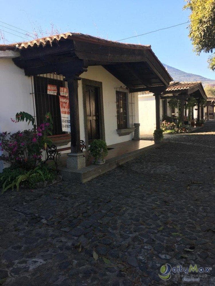 En venta casa San Pedro Las Huertas Antigua Guatemala - 1