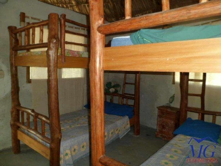 VENDO CASA KILÓMETRO 3.5 CAMINO A MONTERRICO - 1