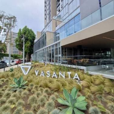 Oficina en Renta en VASANTA Plaza Zona 10 Ciudad - 1